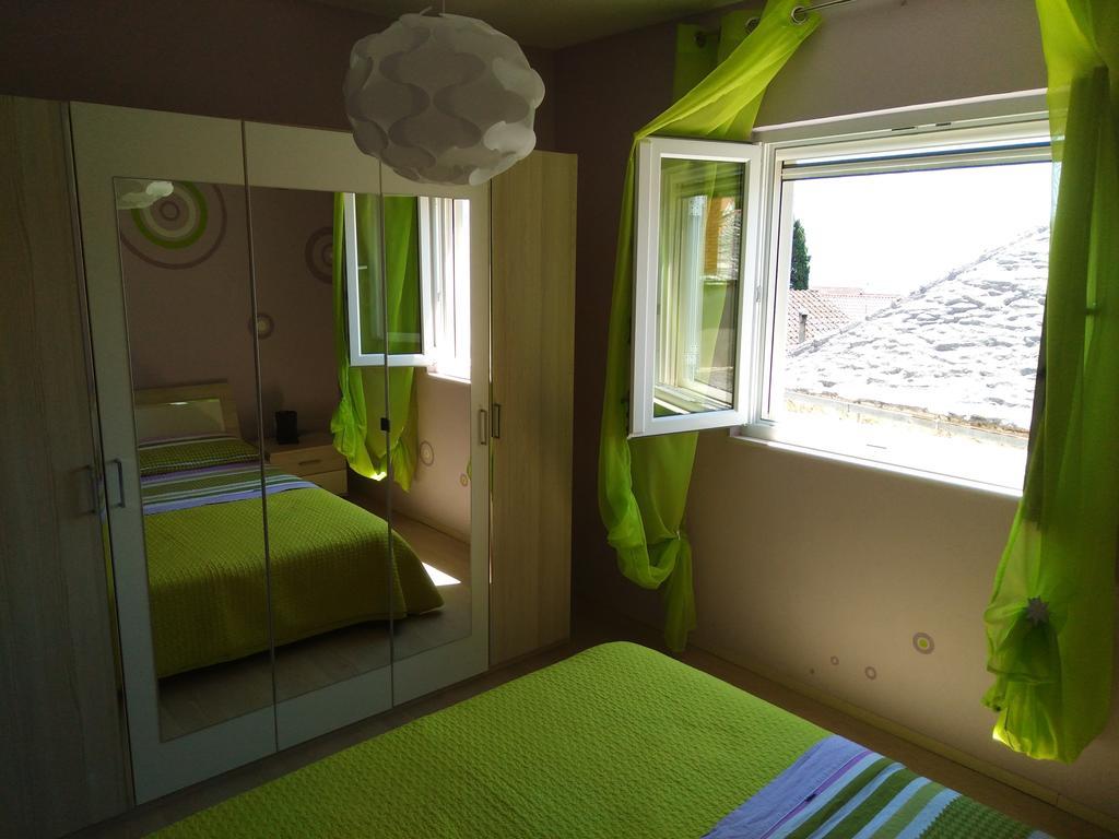 Apartment Tara Sumartin Εξωτερικό φωτογραφία